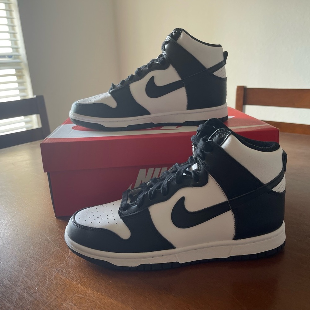 Nike Dunks WMNS Pandas size 8 high tops